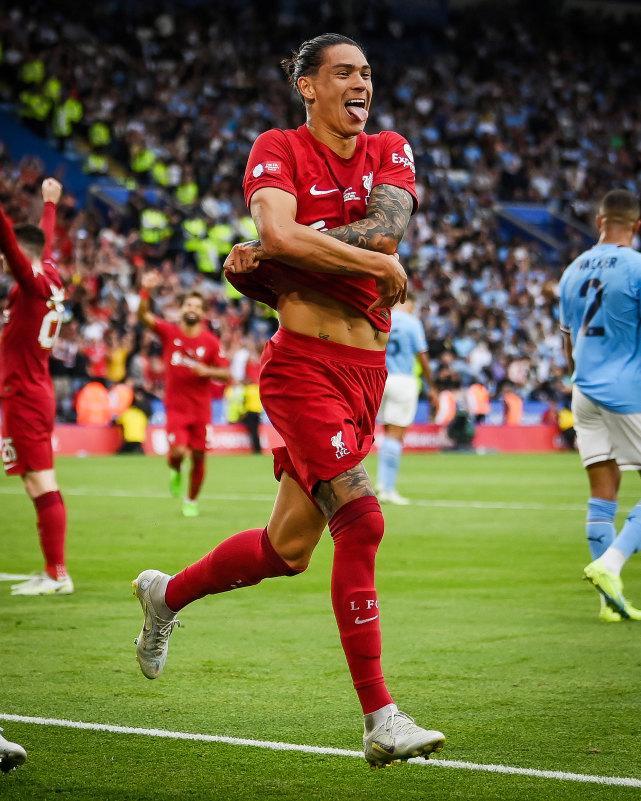 开云体育下载-包含贝尔纳德斯利射破门，曼城提前晋级赢取次回合优势的词条