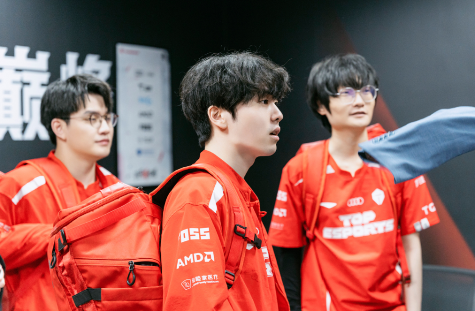 FNC碾压C9，JackeyLove单局斩获MVP焦点之战八强赛，锁定晋级资格的简单介绍