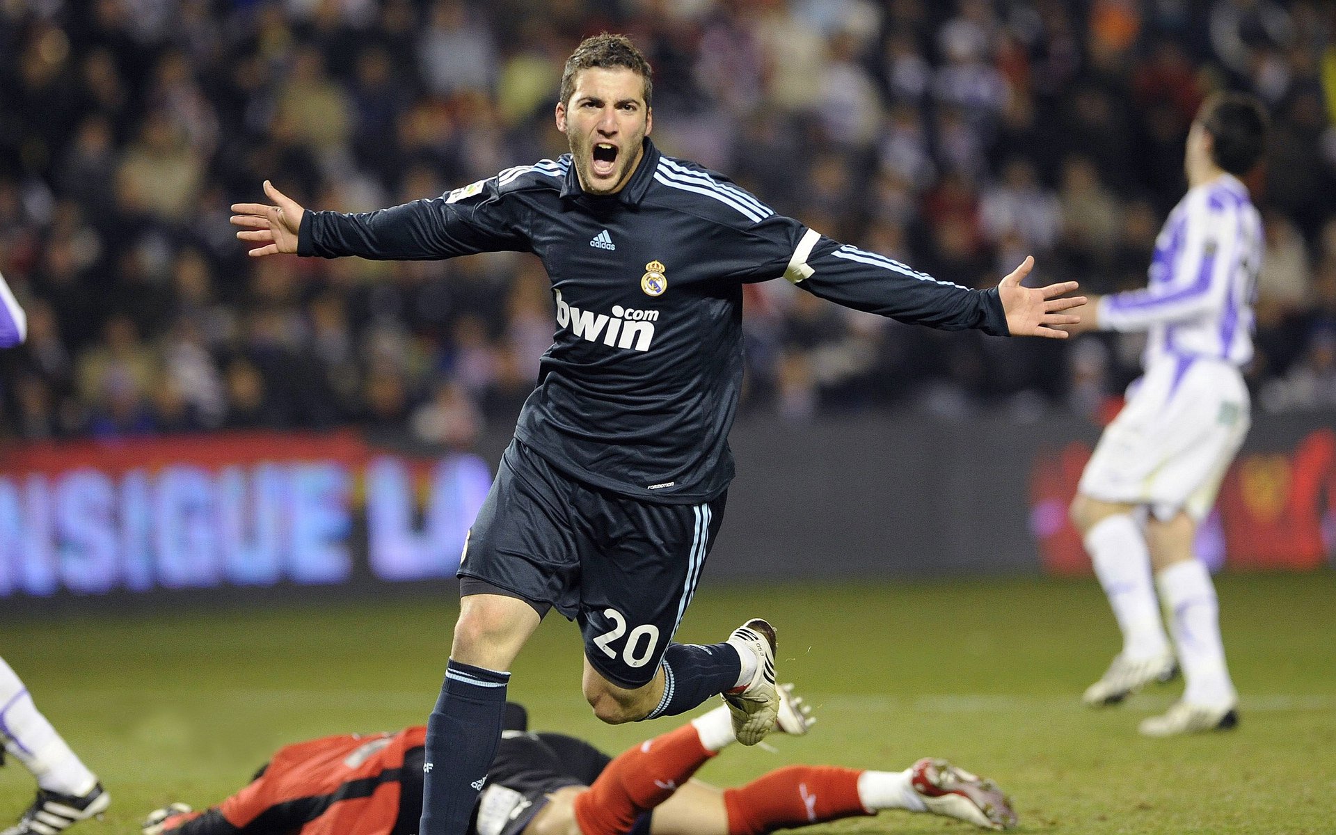 巴黎单节风暴拉开卡塔尔，孙兴慜统治全场书写亚洲传奇